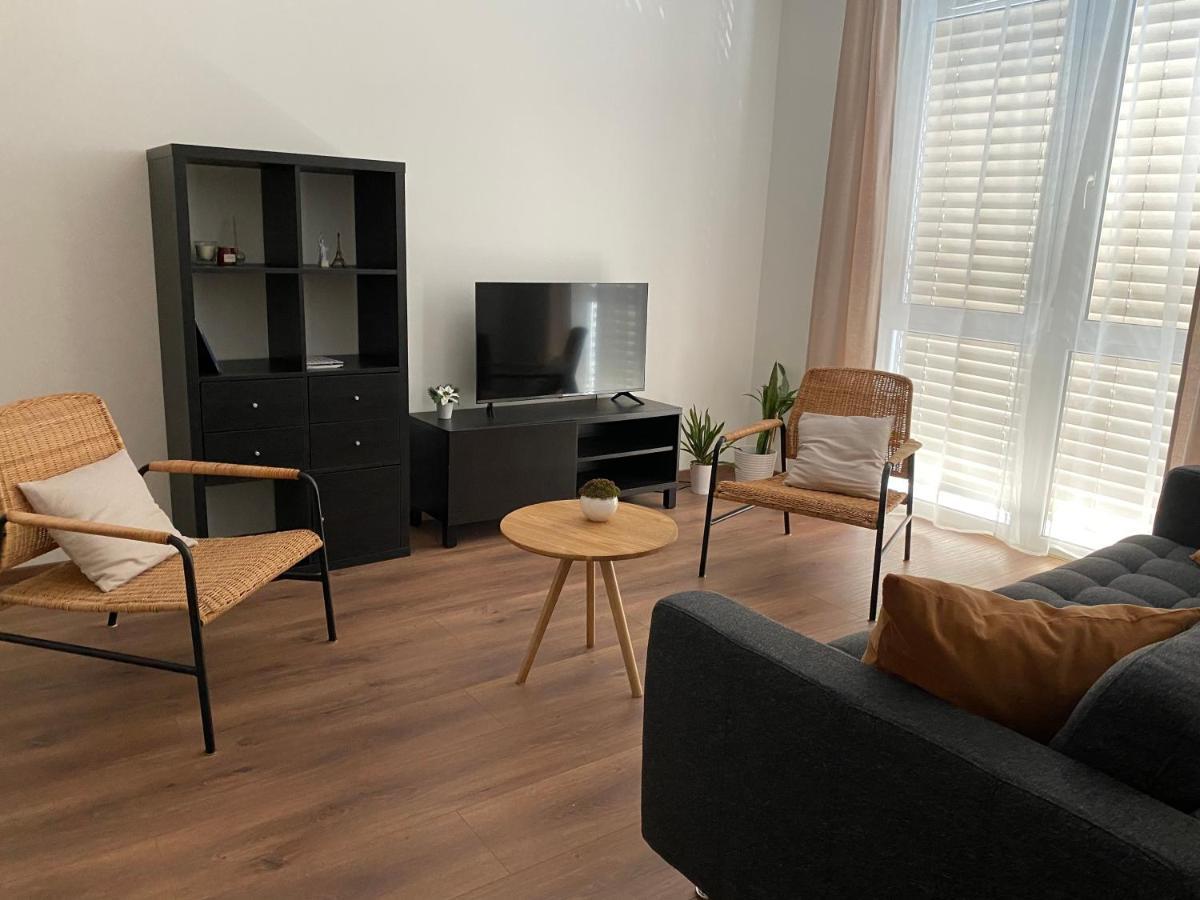 Sziget Apartment Győr Kültér fotó